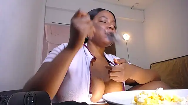 yselahot online show from 02/16/26, 03:21