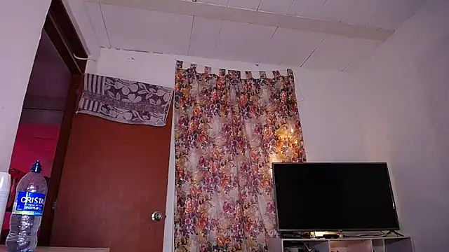 yselahot online show from 03/06/25, 06:59