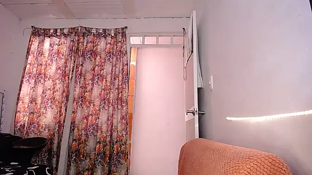 yselahot online show from 10/09/25, 04:18