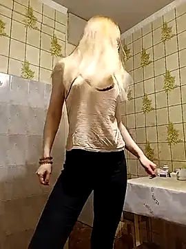 Snapshot of _Sweet_Love_ chatting on 02/17/25, 03:55 Sweet Love online show from 02/17/25, 03:55