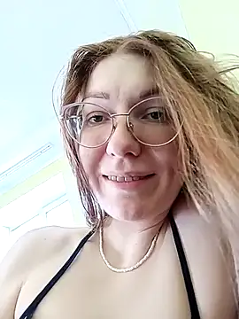 Snapshot of _Sweet_Love_ chatting on 03/22/25, 11:32 Sweet Love online show from 03/22/25, 11:32