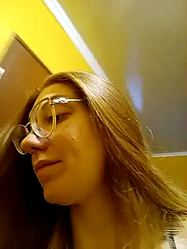 Snapshot of _Sweet_Love_ chatting on 02/16/25, 01:38 Sweet Love online show from 02/16/25, 01:38