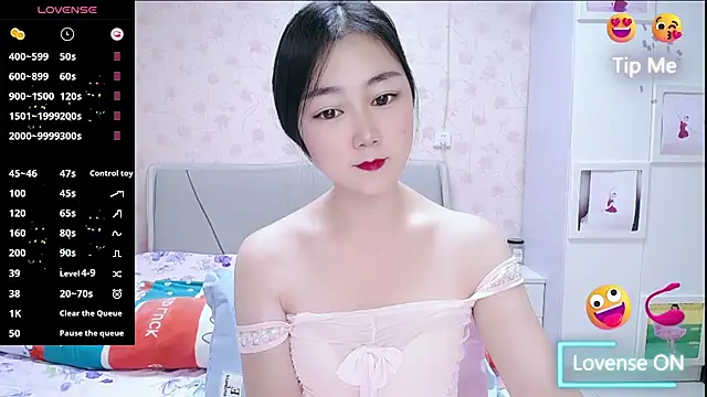 Snapshot of Elvira_baby chatting on 11/06/25, 02:48 Elvira baby online show from 11/06/25, 02:48