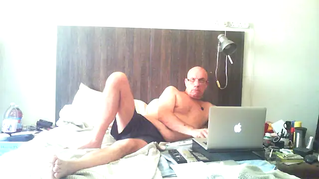 dazuk4513 online show from 05/14/26, 05:10
