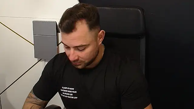 DuncanStone online show from 10/18/25, 04:58