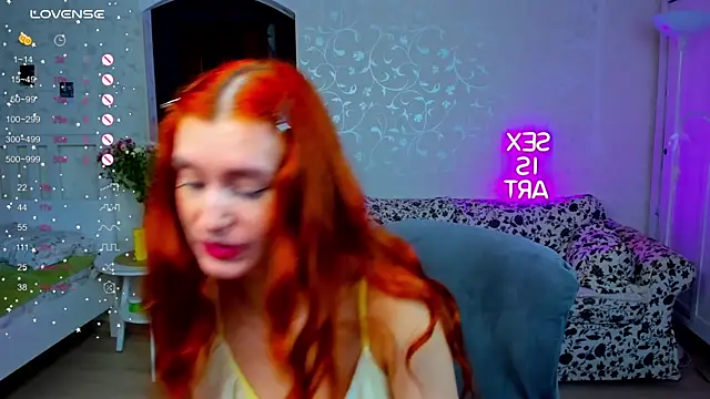 Snapshot of Sally_Biscuit chatting on 09/19/25, 10:30 Sally Biscuit online show from 09/19/25, 10:30