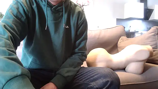 freddy0222222 online show from 05/08/26, 07:56