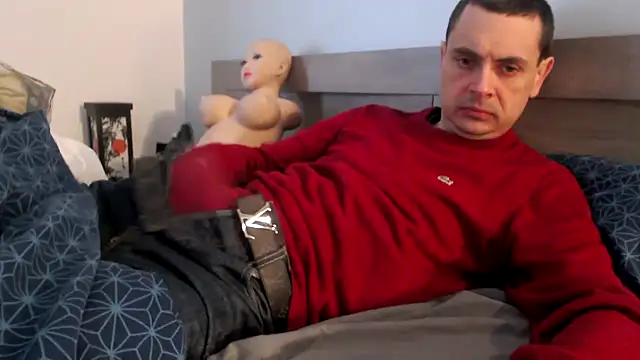 freddy0222222 online show from 03/19/25, 12:01