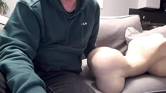 freddy0222222 online show from 04/12/26, 08:01