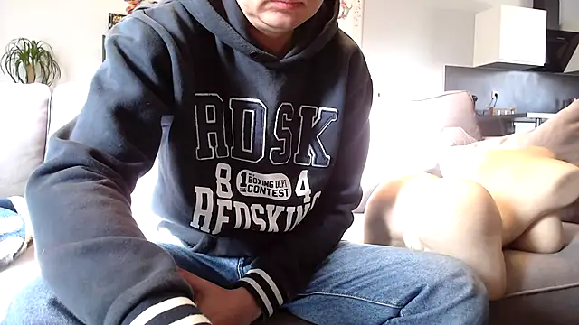 freddy0222222 online show from 04/18/26, 07:11