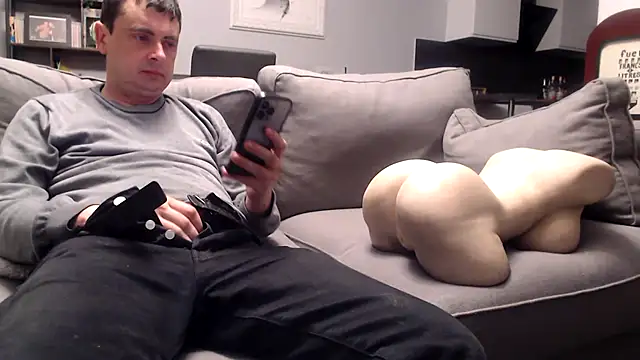 freddy0222222 online show from 05/05/26, 08:56