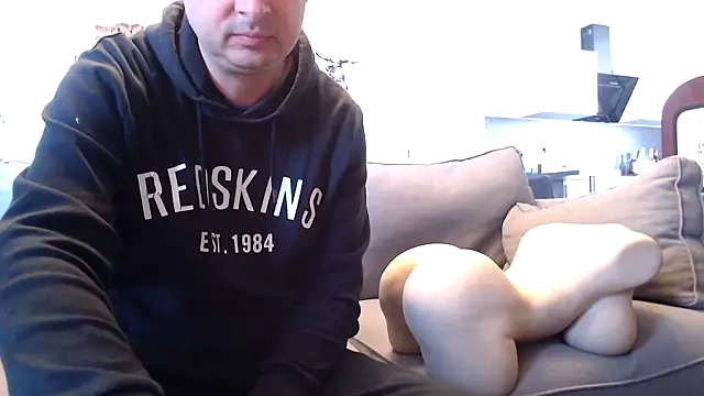 freddy0222222 online show from 05/01/26, 03:28