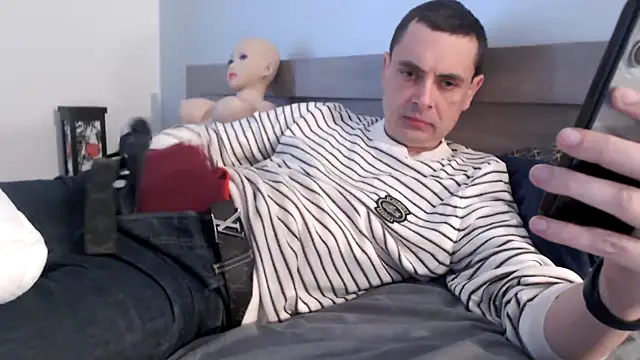 freddy0222222 online show from 03/20/25, 12:22