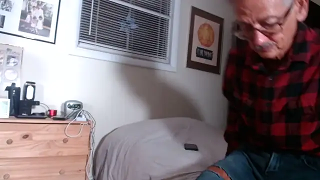 hottottrot691 online show from 10/14/25, 11:47