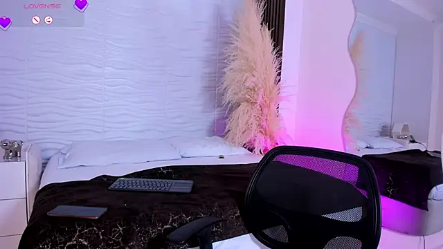 CamileHolmes online show from 04/07/26, 05:20