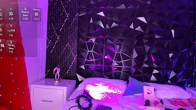 CamileHolmes online show from 11/01/25, 04:19