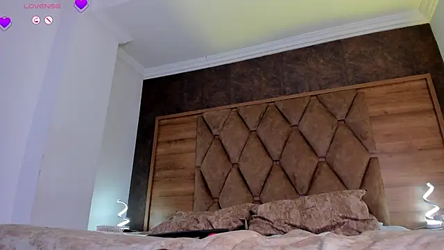 CamileHolmes online show from 03/21/26, 04:57