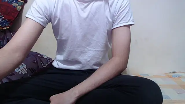 Alexdelarge323 online show from 05/06/26, 03:49
