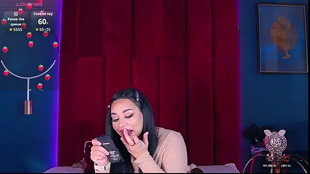 MadyLuxxx online show from 04/14/26, 06:46