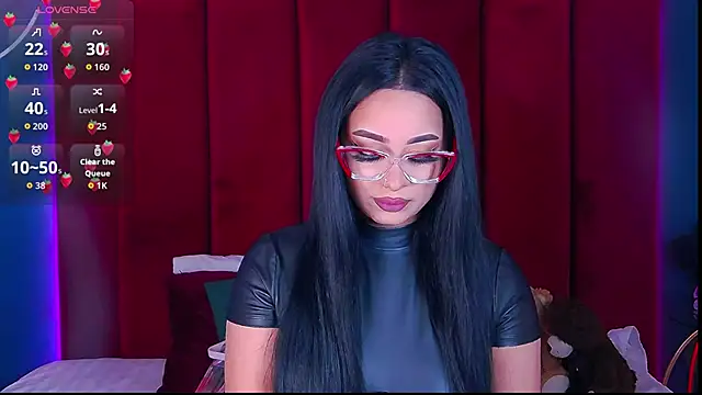 MadyLuxxx online show from 04/15/26, 06:45