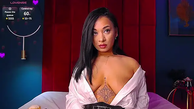 Snapshot of MadyLuxxx chatting on 03/22/25, 08:04 MadyLuxxx online show from 03/22/25, 08:04