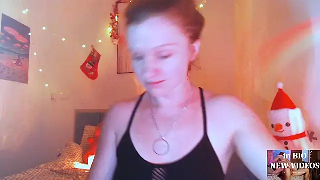 Cassie Wild online show from 12/22/25, 01:33