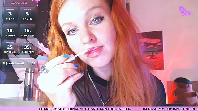 Snapshot of Cassie_Wild chatting on 04/19/26, 01:01 Cassie Wild online show from 04/19/26, 01:01