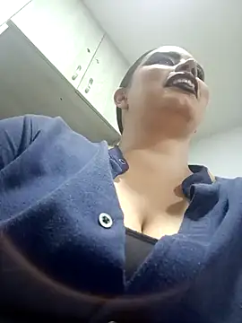 MariaGaitan online show from 10/27/25, 07:04