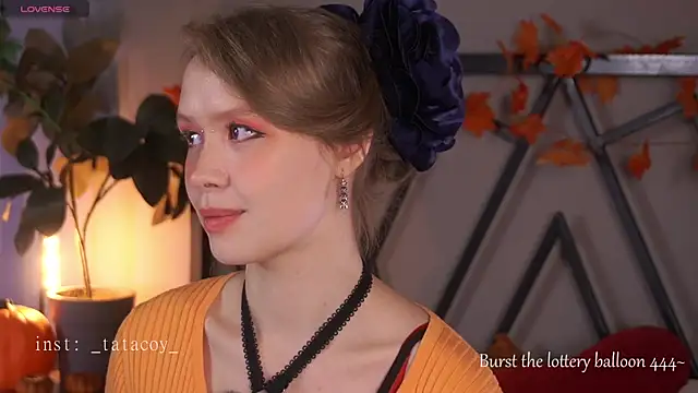 Snapshot of TataCoy chatting on 11/05/25, 01:36 TataCoy online show from 11/05/25, 01:36