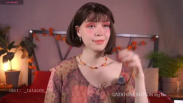 Snapshot of TataCoy chatting on 11/15/25, 02:10 TataCoy online show from 11/15/25, 02:10