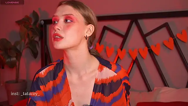 Snapshot of TataCoy chatting on 09/23/25, 01:29 TataCoy online show from 09/23/25, 01:29