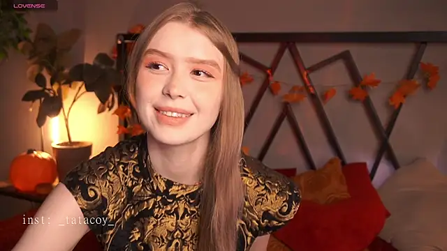 Snapshot of TataCoy chatting on 11/11/25, 12:00 TataCoy online show from 11/11/25, 12:00