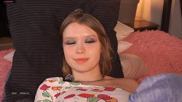 Snapshot of TataCoy chatting on 02/19/26, 01:52 TataCoy online show from 02/19/26, 01:52