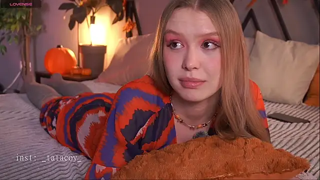 Snapshot of TataCoy chatting on 11/21/25, 03:00 TataCoy online show from 11/21/25, 03:00