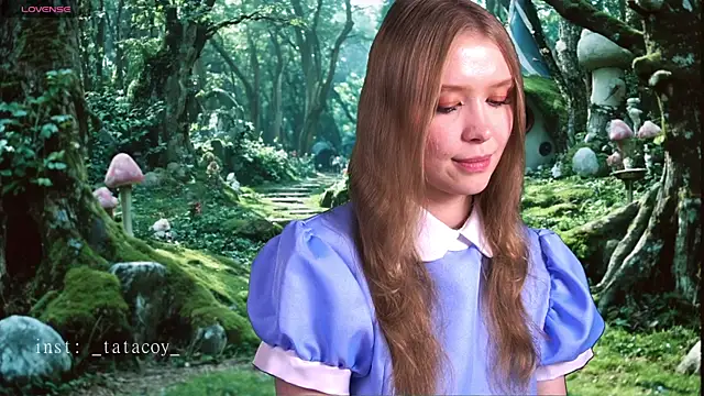 Snapshot of TataCoy chatting on 11/23/25, 03:55 TataCoy online show from 11/23/25, 03:55