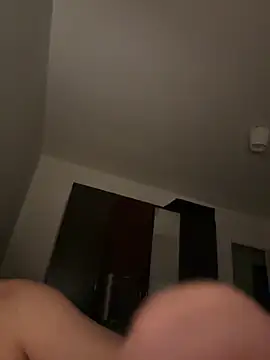 Tomhot3869 online show from 10/15/25, 07:44