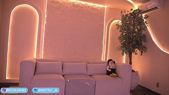 Dakota Lee online show from 11/15/25, 04:27