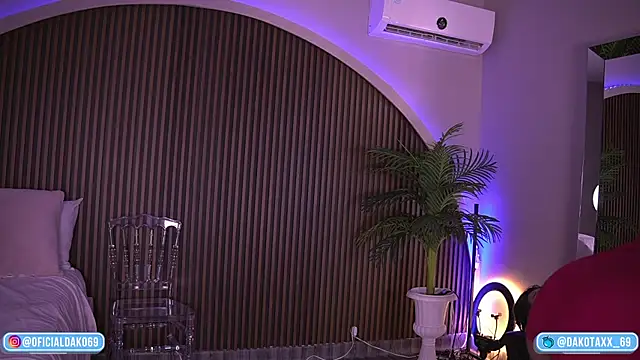 Dakota Lee online show from 10/24/25, 03:05