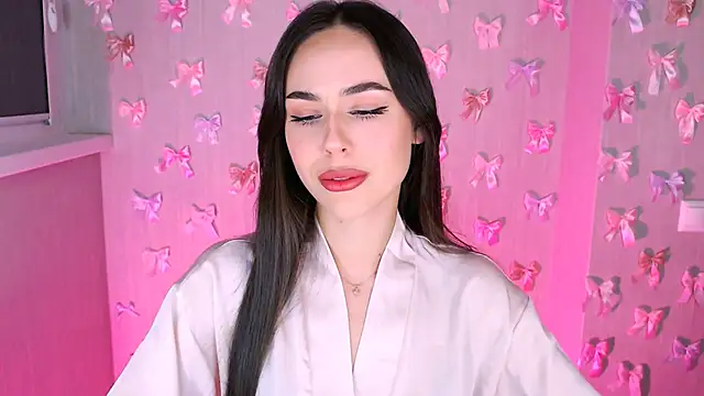 EmiliEliott online show from 11/04/25, 12:36