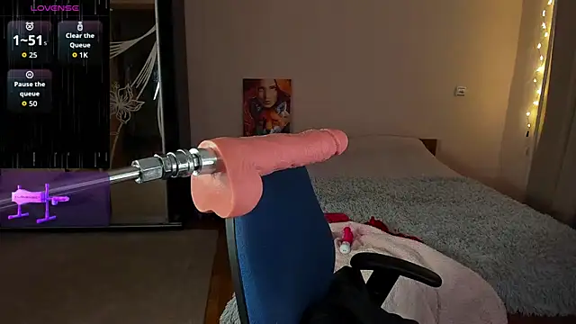 Snapshot of Cherry__Girl chatting on 11/10/25, 09:09 Cherry Girl online show from 11/10/25, 09:09