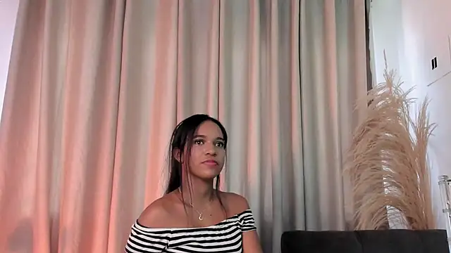 Snapshot of Tina_Rouse2 chatting on 02/21/26, 04:53 Tina Rouse2 online show from 02/21/26, 04:53