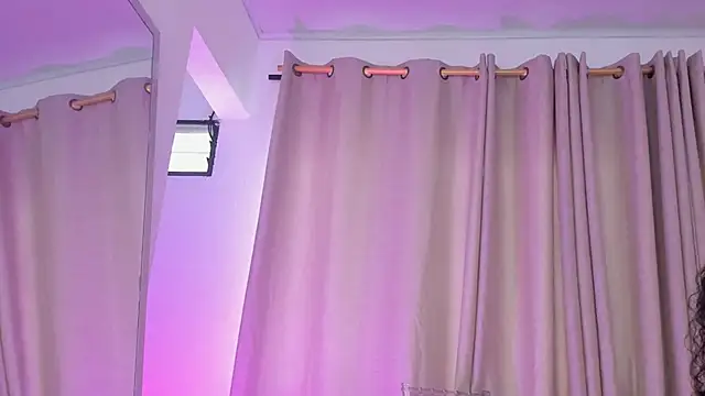 Snapshot of Tina_Rouse2 chatting on 02/12/26, 04:29 Tina Rouse2 online show from 02/12/26, 04:29