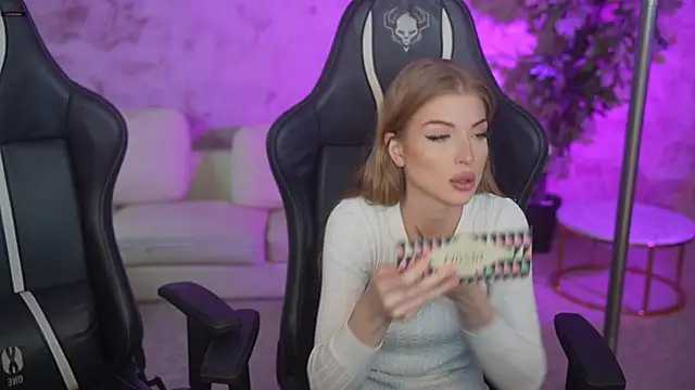 Jasmine Flow online show from 11/20/25, 08:48