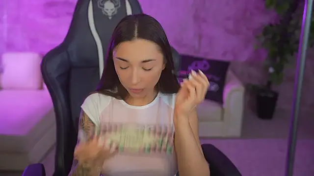 Jasmine Flow online show from 10/25/25, 07:40