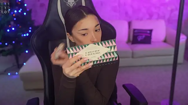 Jasmine Flow online show from 12/17/25, 08:19