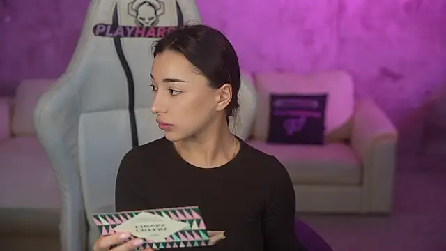 Jasmine Flow online show from 02/25/26, 08:14