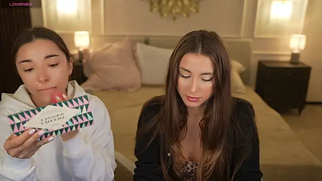 Jasmine Flow online show from 10/10/25, 07:20