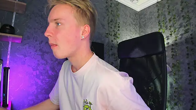 AlexxSweet online show from 10/18/25, 06:26