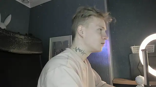 AlexxSweet online show from 04/05/26, 06:53