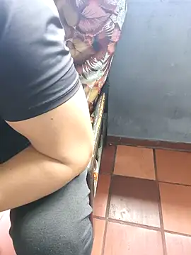 Snapshot of Blanco2023 chatting on 10/29/25, 04:39 Blanco2023 online show from 10/29/25, 04:39